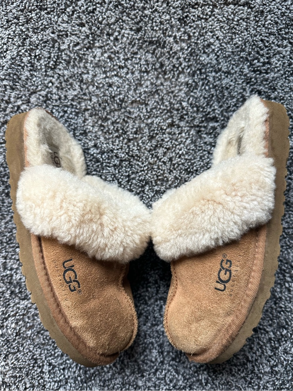 UGG Kids Chestnut Suede Cozy Slip-On Slippers with Cream Sheepskin Cuff Size 2